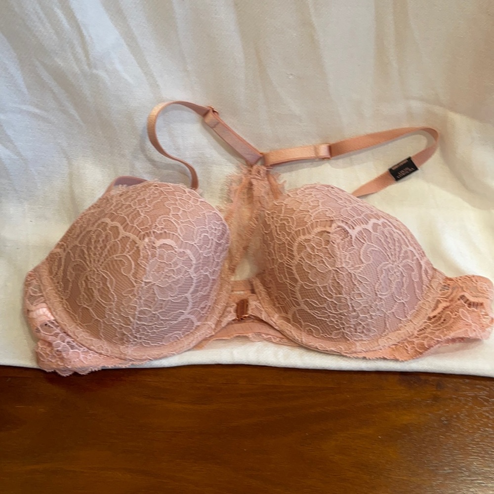 Victoria’s Secret front hook lace bra NWT